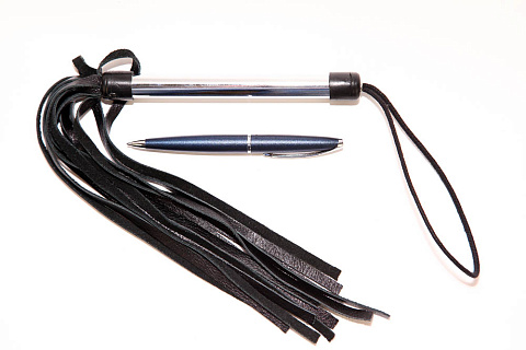 Плетка (флоггер) с металлической ручкой, кожа